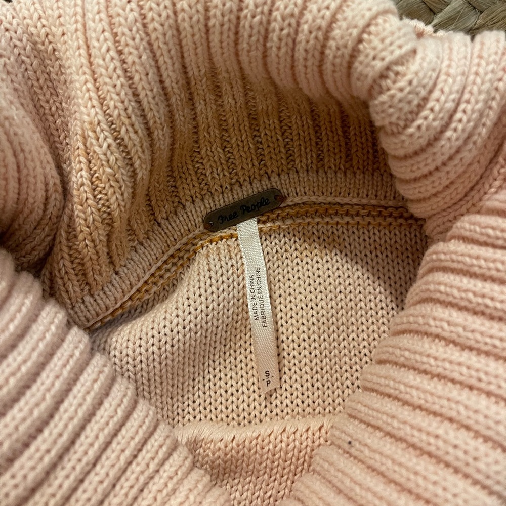 Free People Sweater - Picture 4 of 5